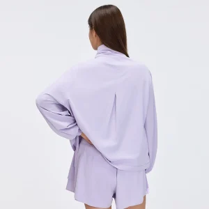 Rear view of MZ-005 showcasing the ergonomic fit and clean back design.