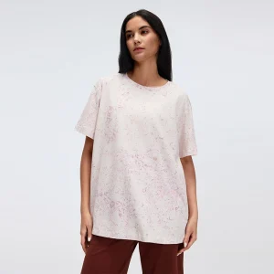 Front view of MZ-073 Light Pink Cloud loose-fit printed t-shirt.