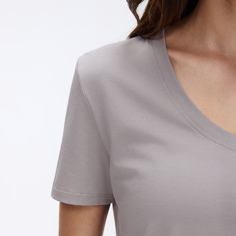 Custom Women's V-Neck Lyocell-Cotton T-Shirt | MZ-087 6 Detailed view of the lightweight cuffs and regular shoulder fit.
