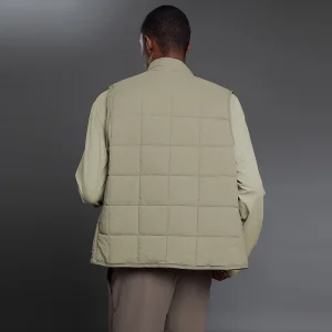 Back view of MZ-MJ004 men's thermal vest in pure oak.
