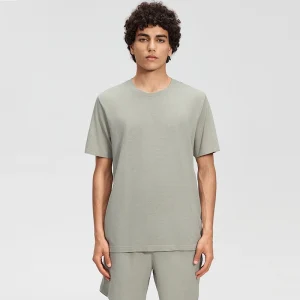 Front view of men's Raw Linen seamless training T-shirt.