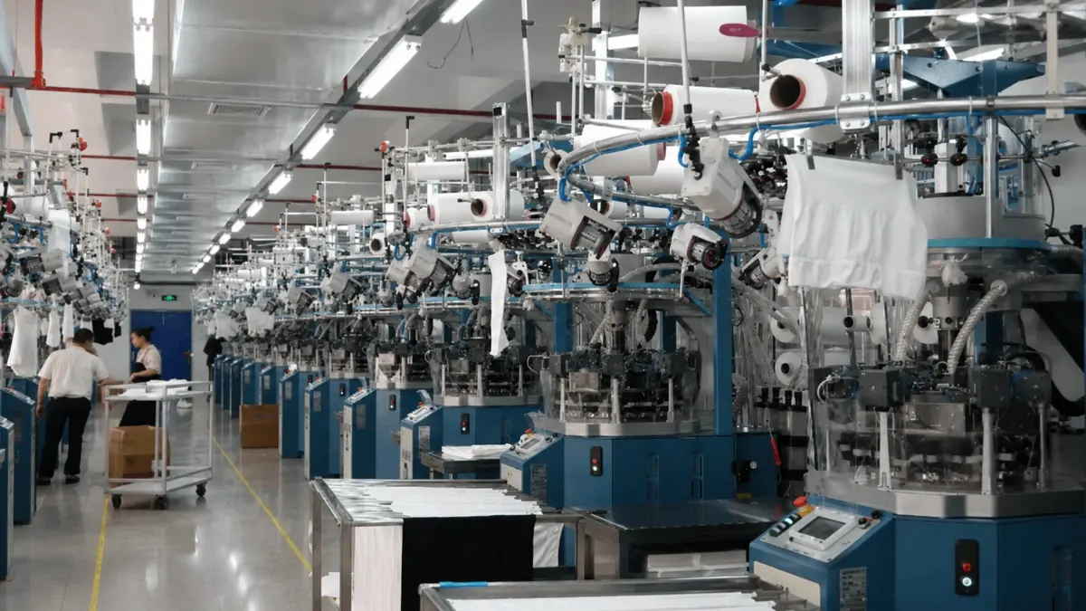 Muzyoga seamless activewear manufacturing process with circular knitting machines